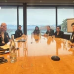 全球金价突破4,400美元创历史新高