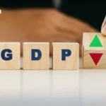 强暴风雪袭击美国 致28人丧生 航班取消电力中断