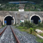 全球经济放缓：美中贸易摩擦拖累增长