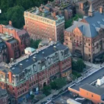 美国对委内瑞拉军事行动引发市场震荡，经济学家发出警告