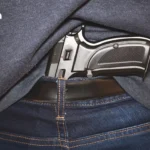 泰国法院判处社运领袖阿农·南帕等四人违反第112条罪名成立 女演员赛获无罪释放