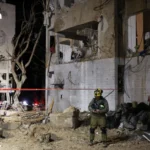 特朗普向伊朗下达最后通牒：48 小时内若霍尔木兹海峡未完全开放，美将摧毁其发电厂