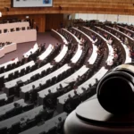 第二届世界人形机器人运动会北京开幕 双雄百米破纪录引关注