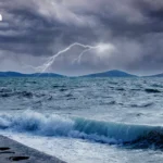 台风海豚与热带风暴库吉拉或间接加剧泰国降雨风险