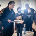 洪水积压缓解 泰航开设自助行李提取中心